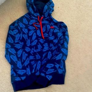 men’s nike hoodie small